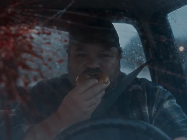 Donuts : un conducteur distrait fonce vers un magasin de donuts